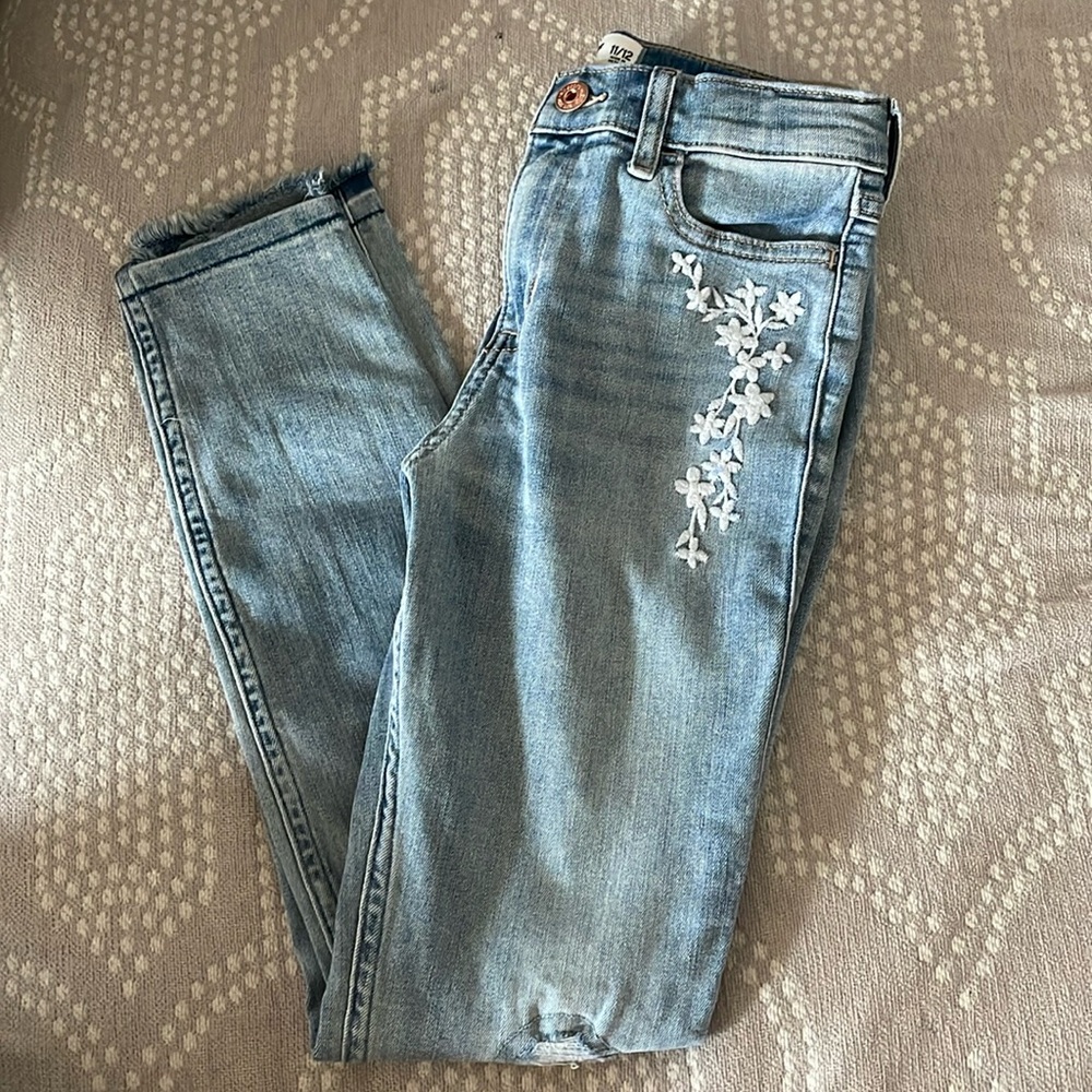 Abercrombie & Fitch 11/12